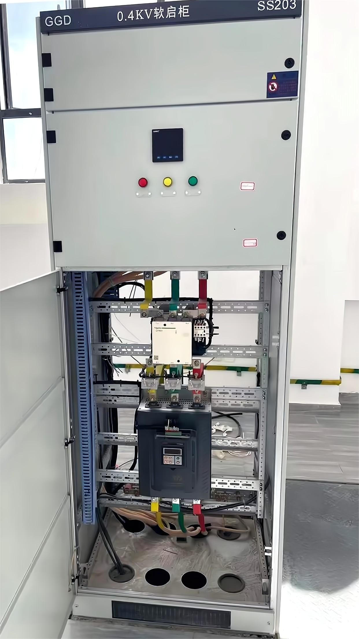 CMC系列低压软起动器和XFC系列低压变频器应用于取水泵站(图1)